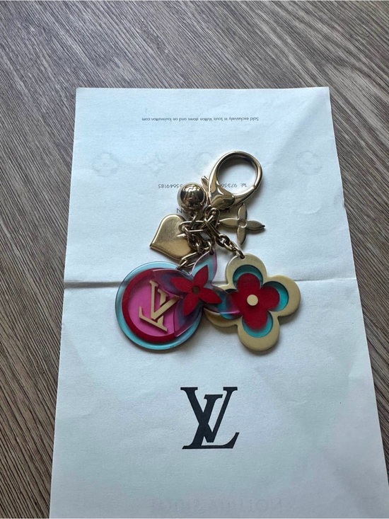 Louis Vuitton Accessories - Louis Vuitton Multicolor Floral Charm Key & Card Holder - Pink/Teal/Gold